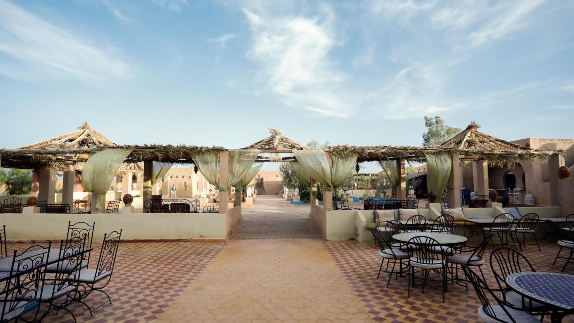 Auberge Sahara Garden Lac Yasmins Eksteriør billede